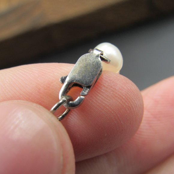 18" Sterling Multiple Light Color Pearls Necklace - Picture 3 of 5